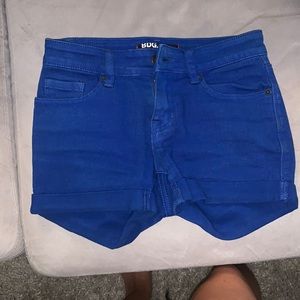 BDG “shortie” short, super cute blue shorts from urban outfitters. Royal blue